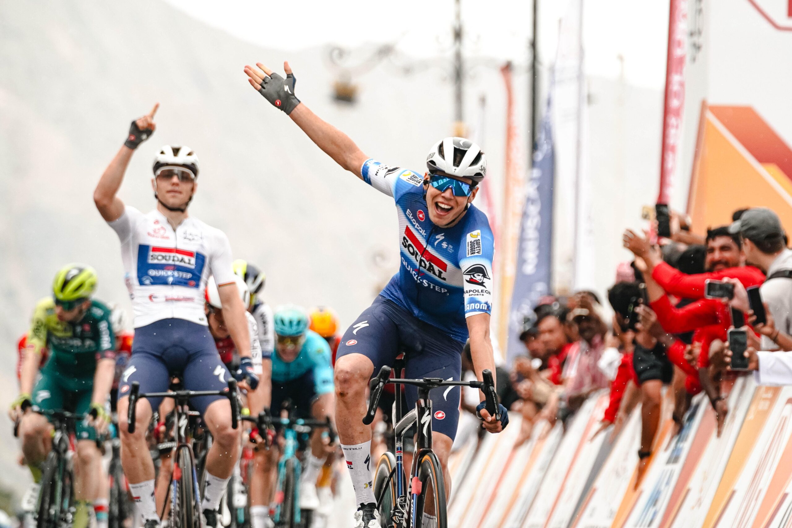 Поль Манье выиграл третий этап «Тура Омана»