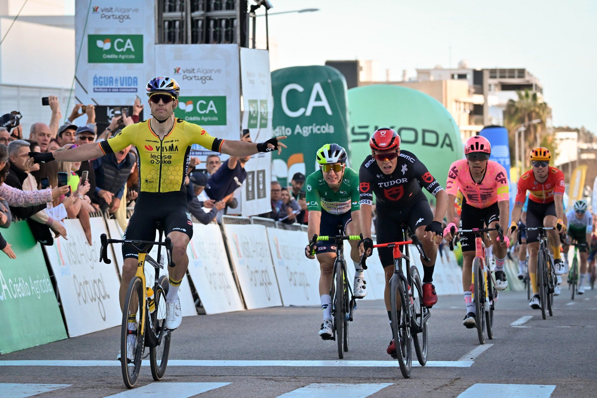 Ваут ван Арт одержал великолепную победу на третьем этапе «Вольты Алгарви»