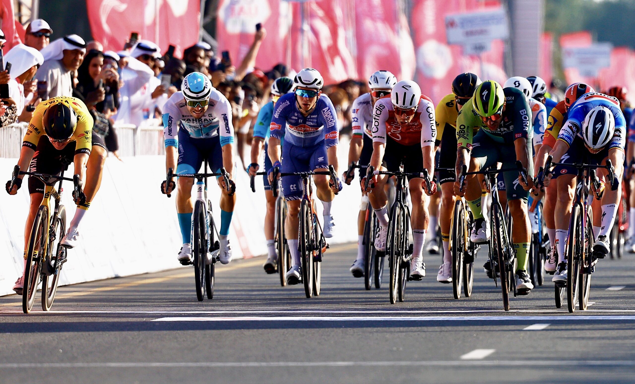 Олав Кой опередил Тима Мерлира на пару-тройку сантиметров на пятом этапе «Тура ОАЭ»