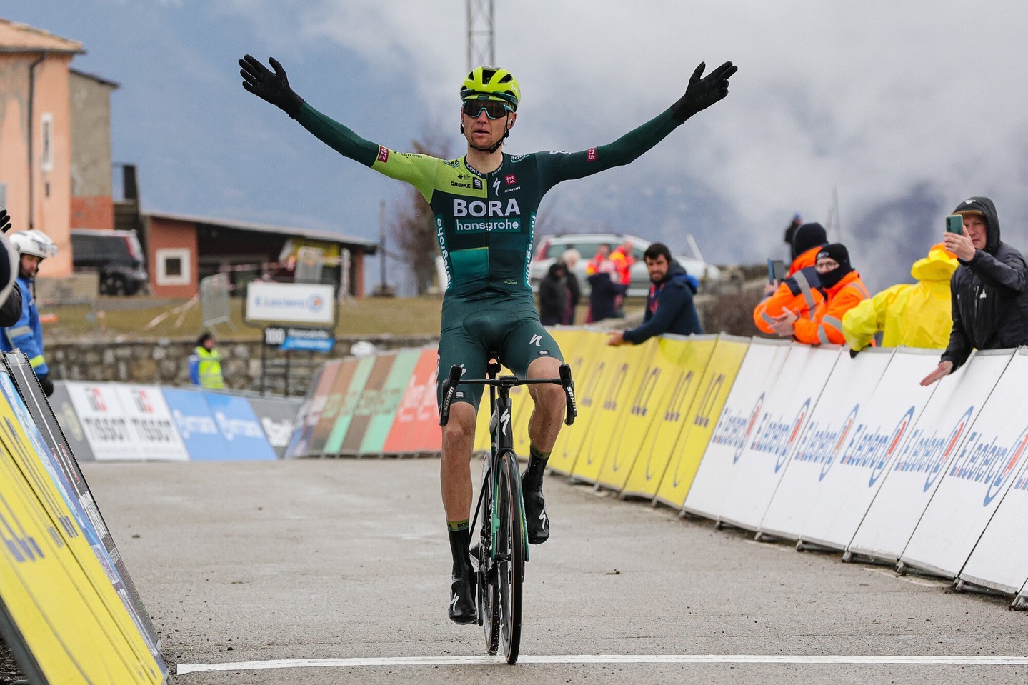 Александр Власов выиграл седьмой этап велогонки «Париж — Ницца»