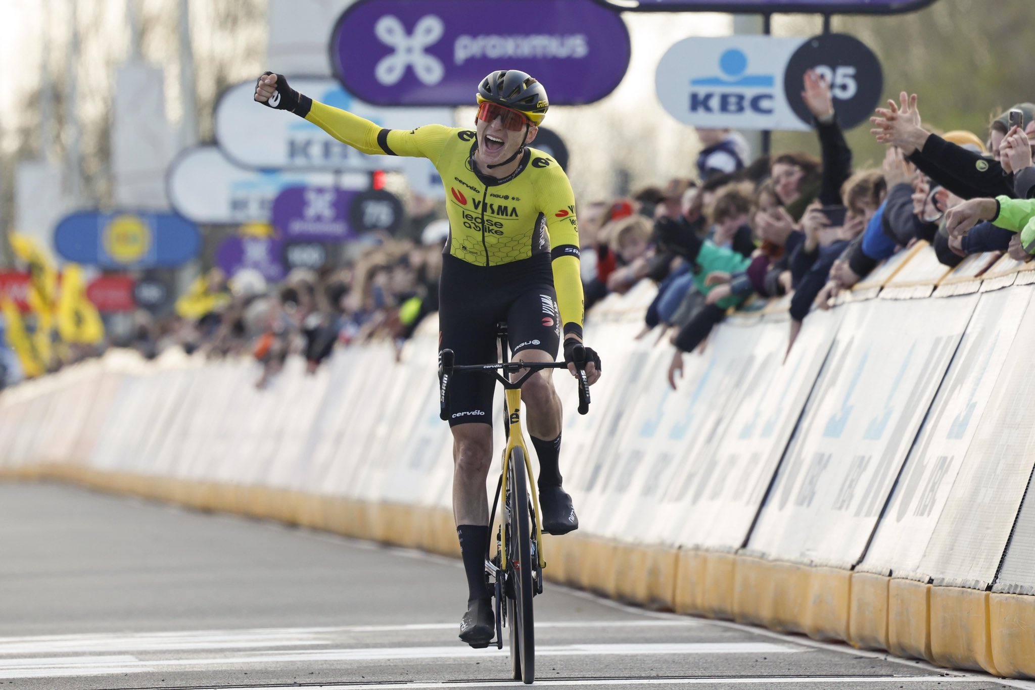 Маттео Йоргенсон одержал победу на велогонке «Дварс дор Фландерен»
