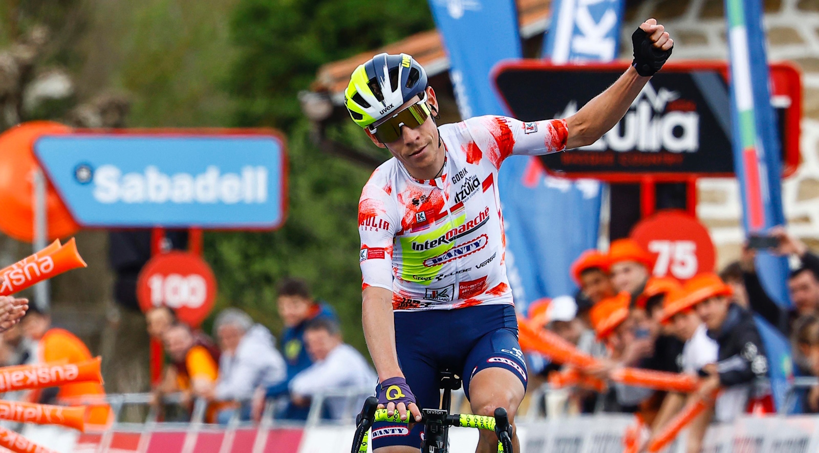 Луис Мейнтьес выиграл драматичный четвертый этап «Тура Страны Басков»