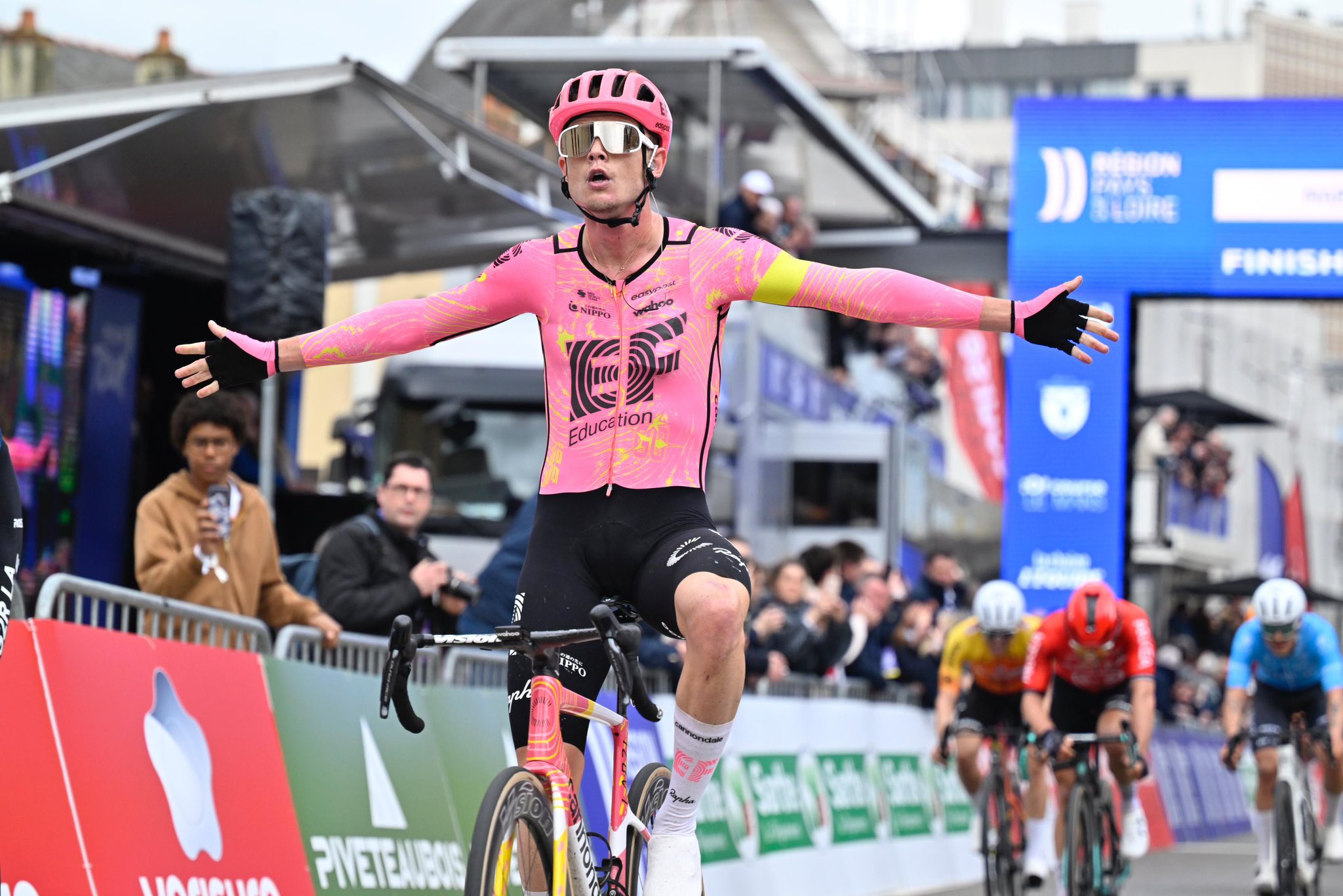Марин ван ден Берг выиграл велогонку Région Pays de la Loire Tour