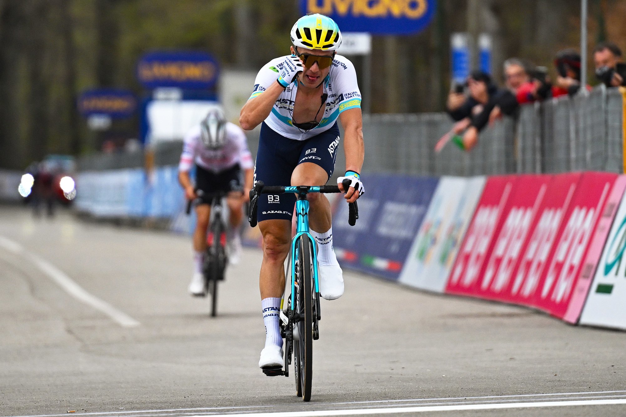 Алексей Луценко выиграл королевский этап велогонки «Джиро д’Абруццо»