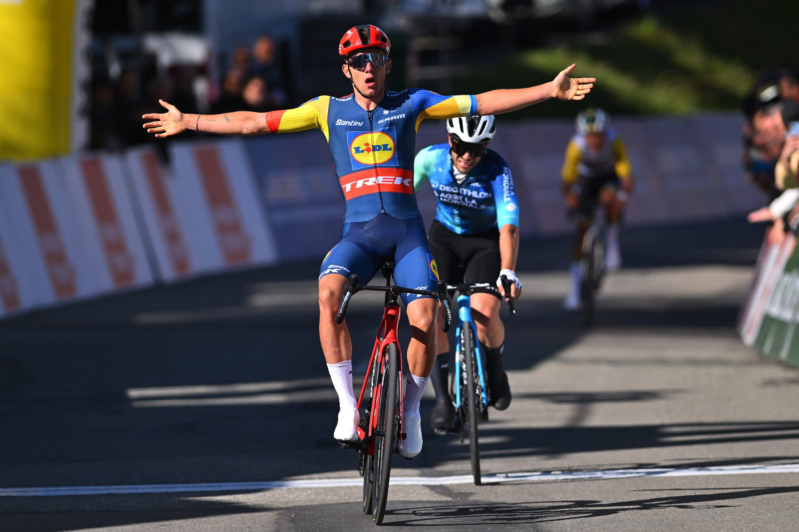 Тибо Нис одержал победу на втором этапе «Туре Романдии»
