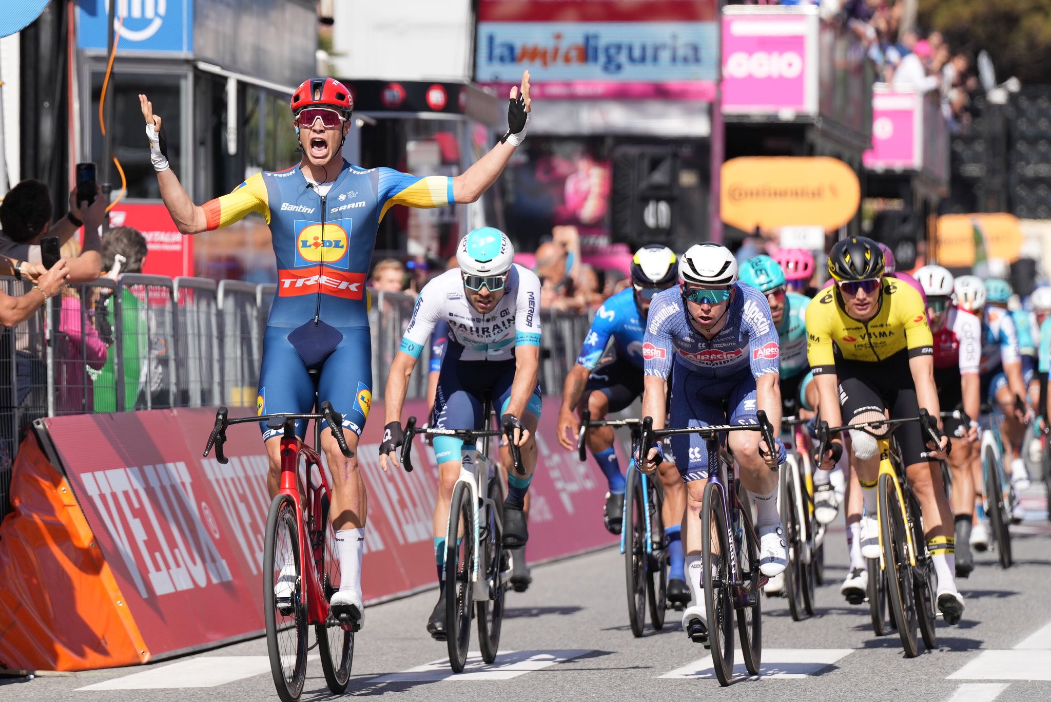 Джонатан Милан одержал победу на четвёртом этапе «Джиро д’Италии»