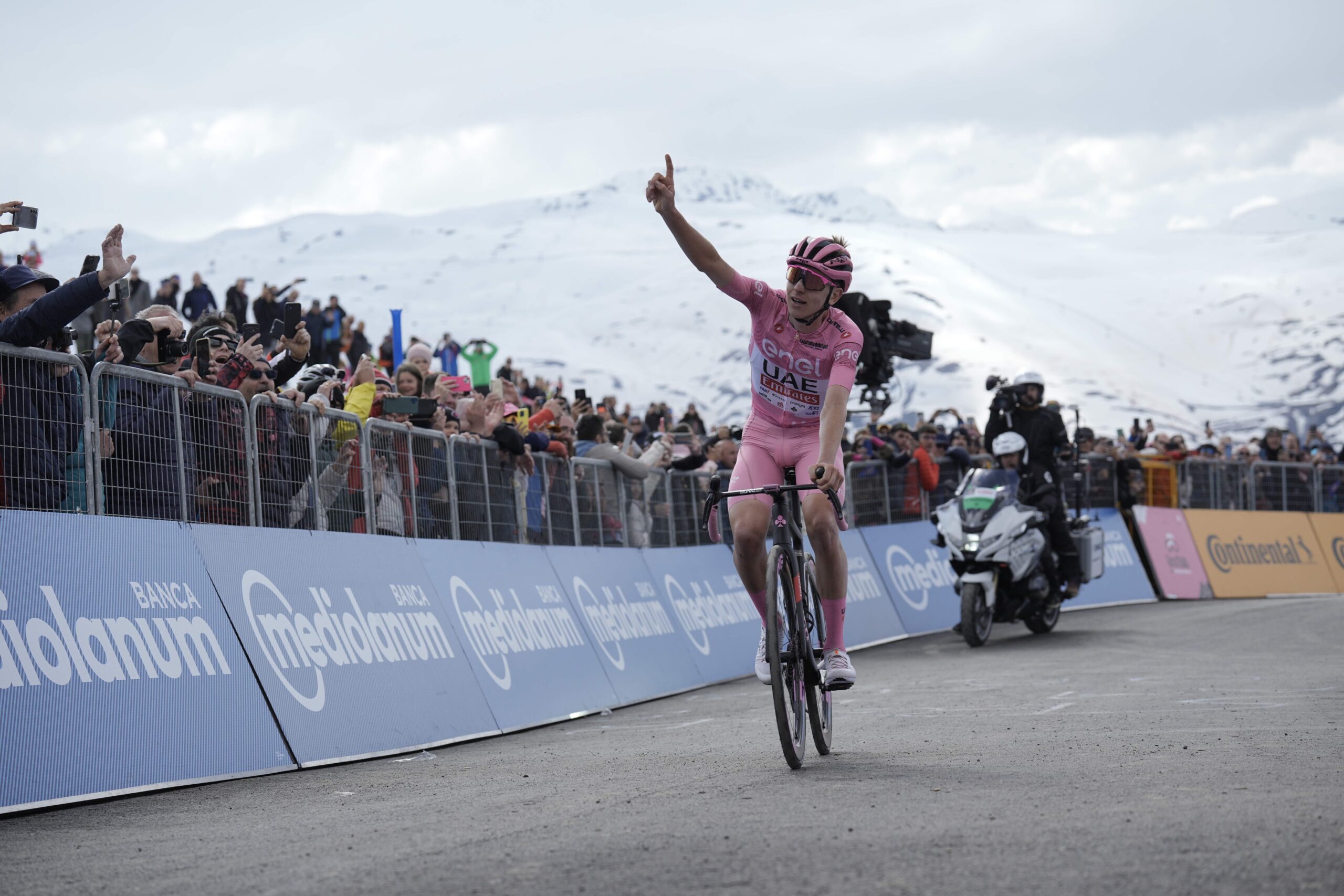 Тадей Погачар выиграл 15-й этап «Джиро д’Италии»