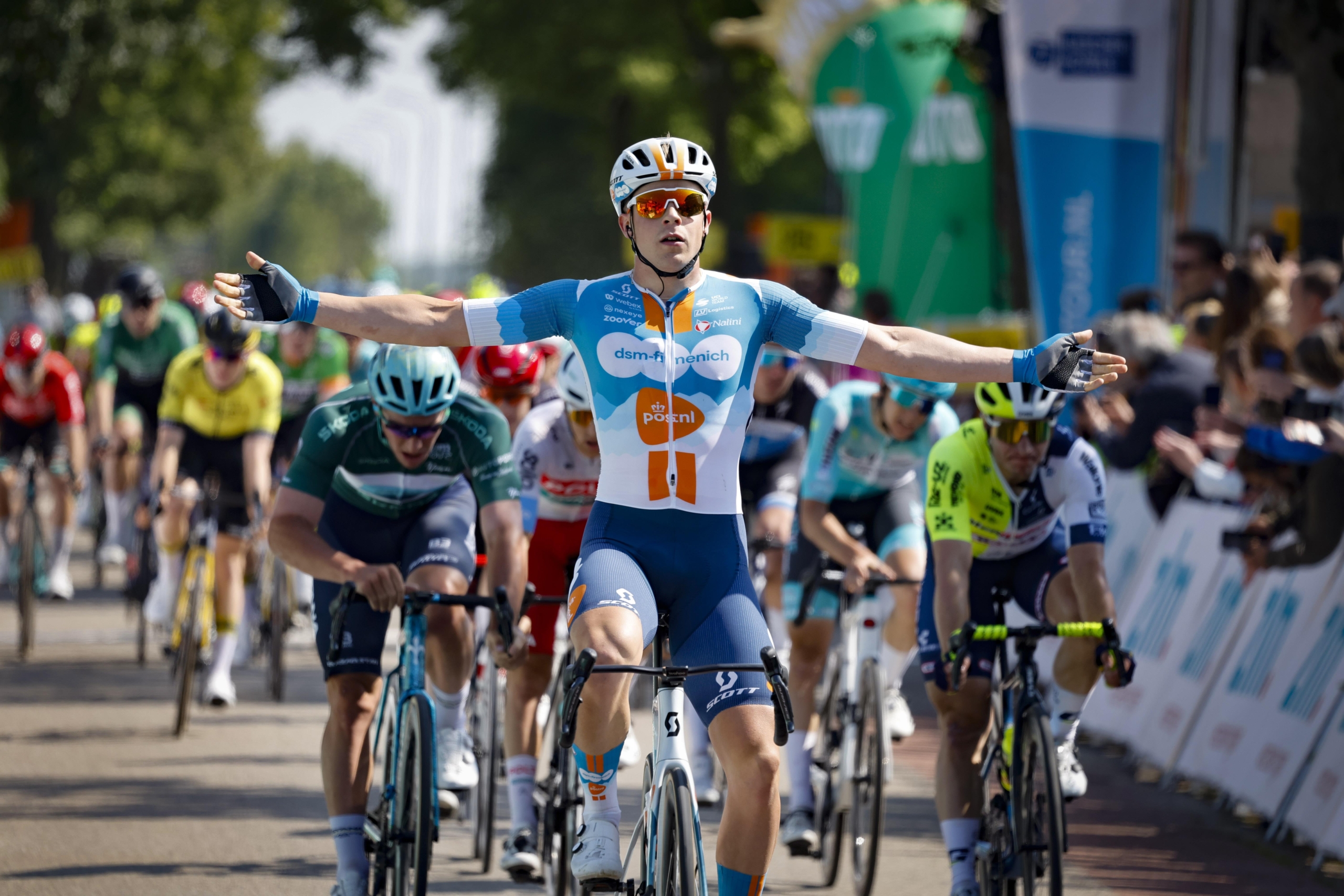 Каспер ван Уден одержал победу на втором этапе велогонки ZLM Tour