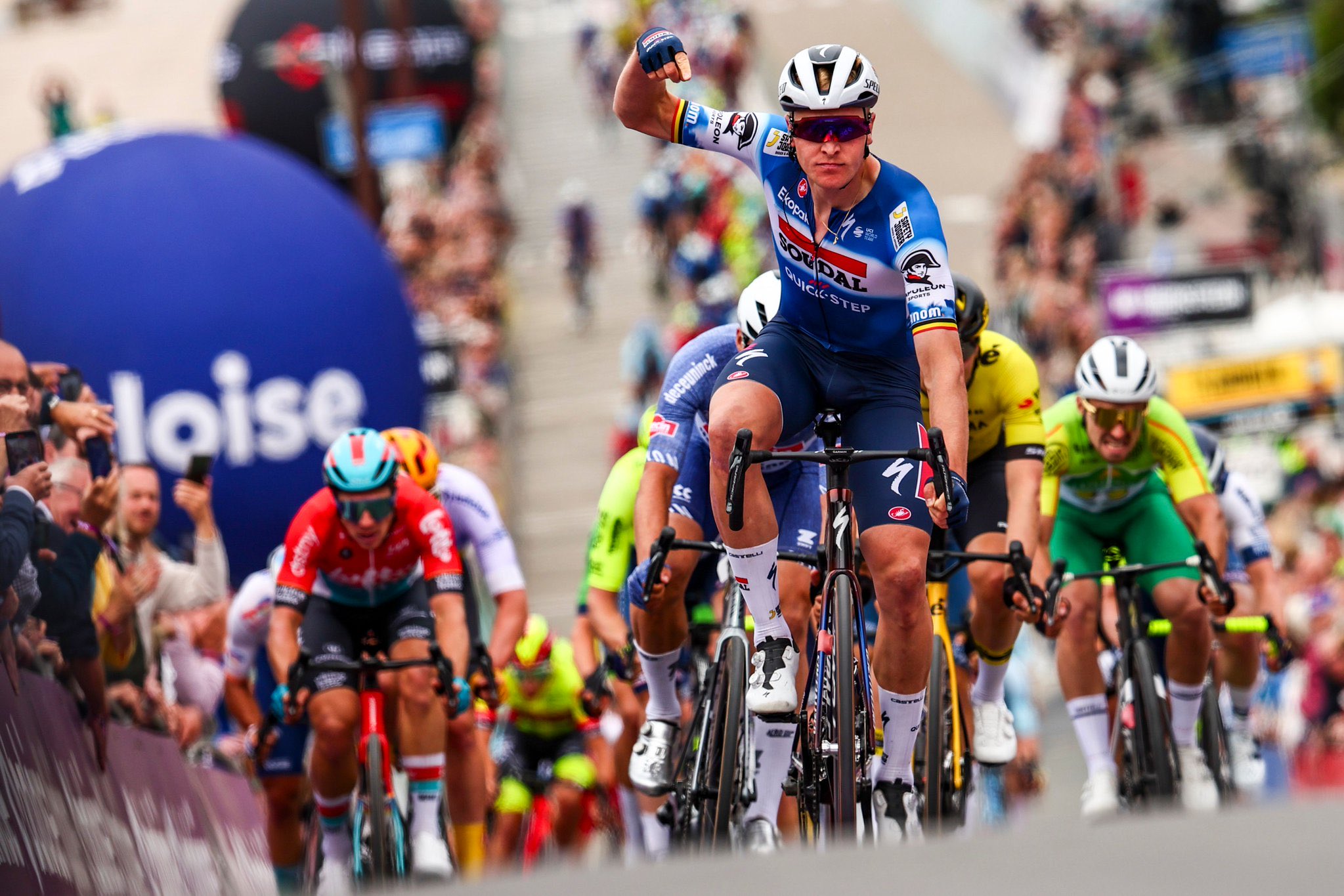Тим Мерлир выиграл спринт на втором этапе велосипедного «Тура Бельгии»