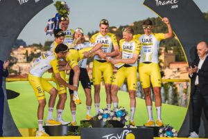 Команда UAE Emirates