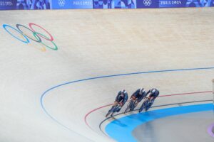 Кэти Карчант, Софи Кейпвелл и Эмма Финукейн