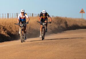 На втором этапе престижной МТБ-гонки Absa Cape Epic победу одержала команда BUFF MEGAMO 1 в составе бельгийца Ваута Аллемана и чеха Мартина Стошека.