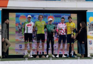 Даниил Вешняков (Grupo Fores-Hiper Europa U19) и Данил Свиловский (PC Baix Ebre Juniors)