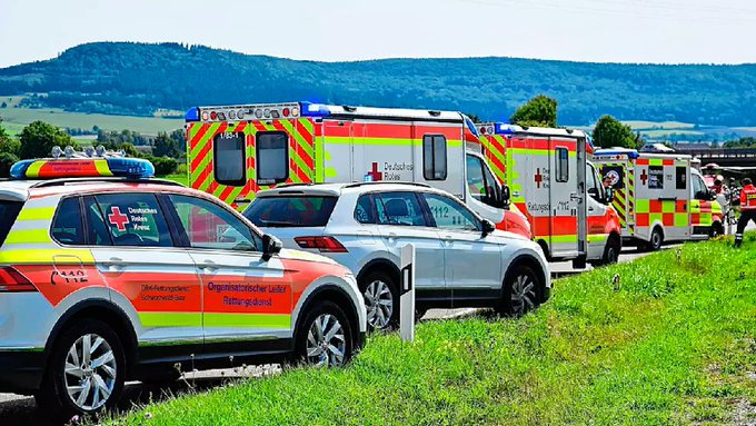 Массовое падение на любительской велогонке в Германии: до 70 пострадавших