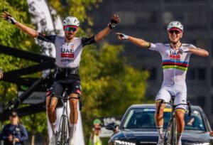 Брэндон МакНалти и Тадей Погачар. Фото: Sprint Cycling