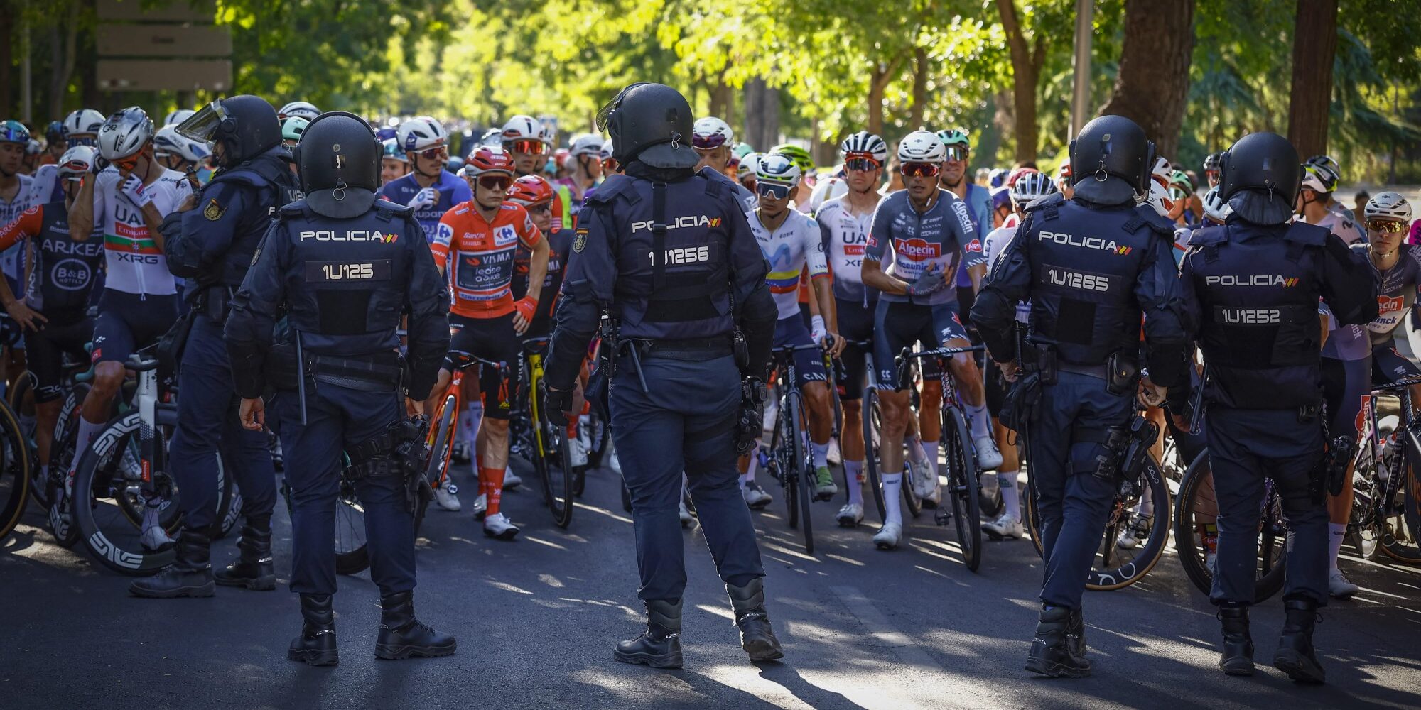 UCI резко осудил срыв финала «Вуэльты» в Мадриде