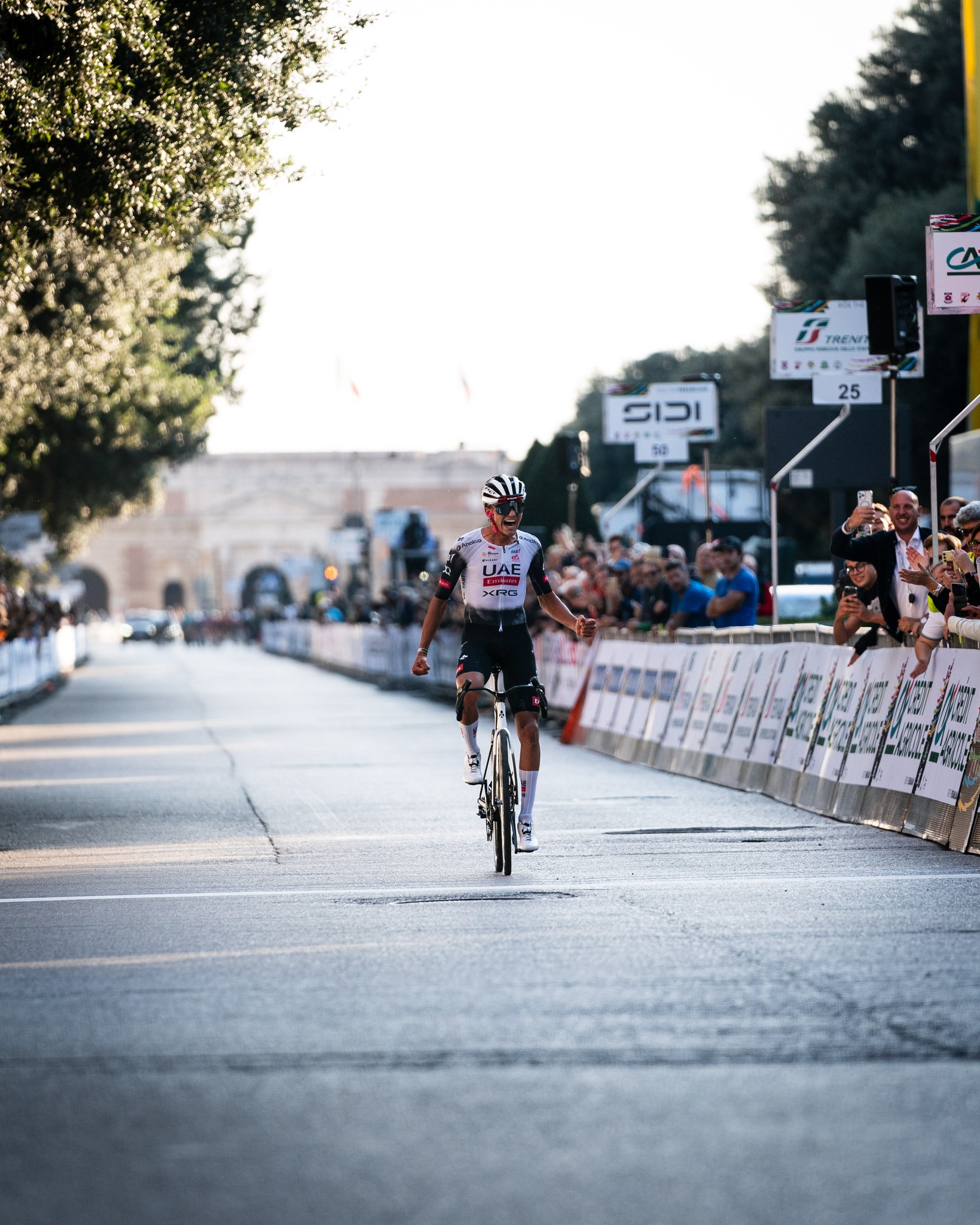 Айзек дель Торо завершил сезон в стиле чемпиона, одержав победу на «Джиро дель Венето»