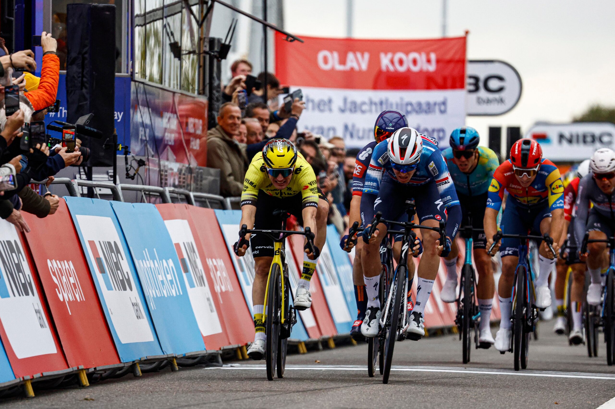 Тим Мерлир выигрывает первый этап «Тура Голландии» — на чистом инстинкте