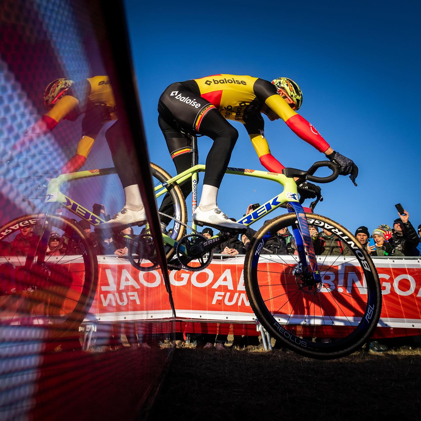 Тибо Нис одержал победу на первом этапе Кубка мира по велокроссу