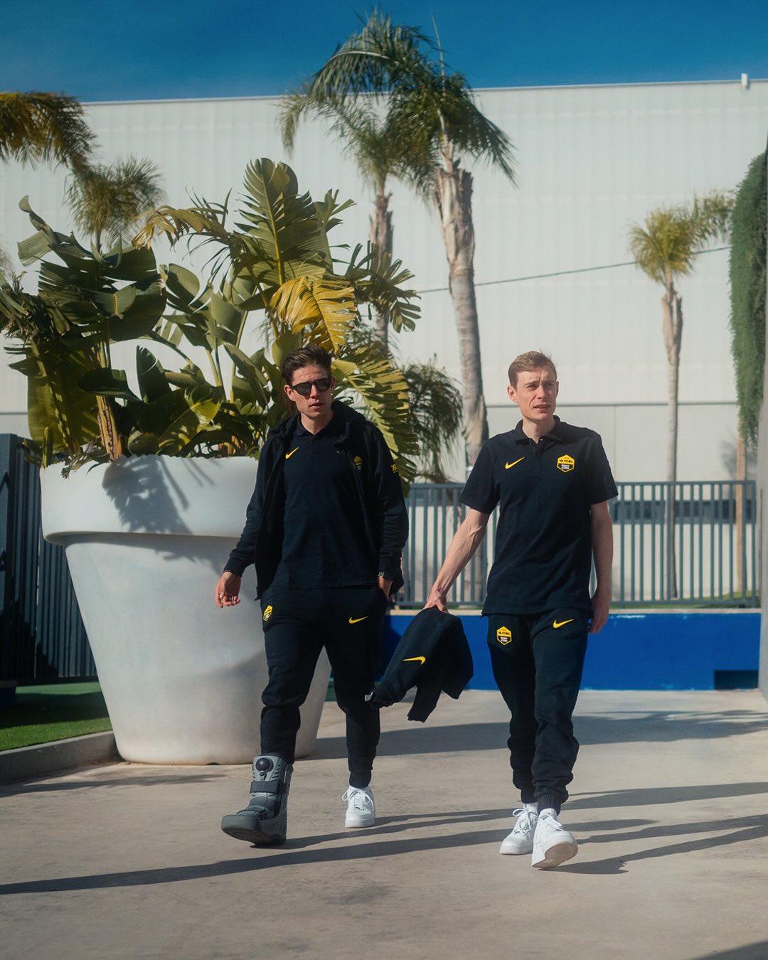 Ваут ван Арт вернулся на велосипед спустя 10 дней после перелома