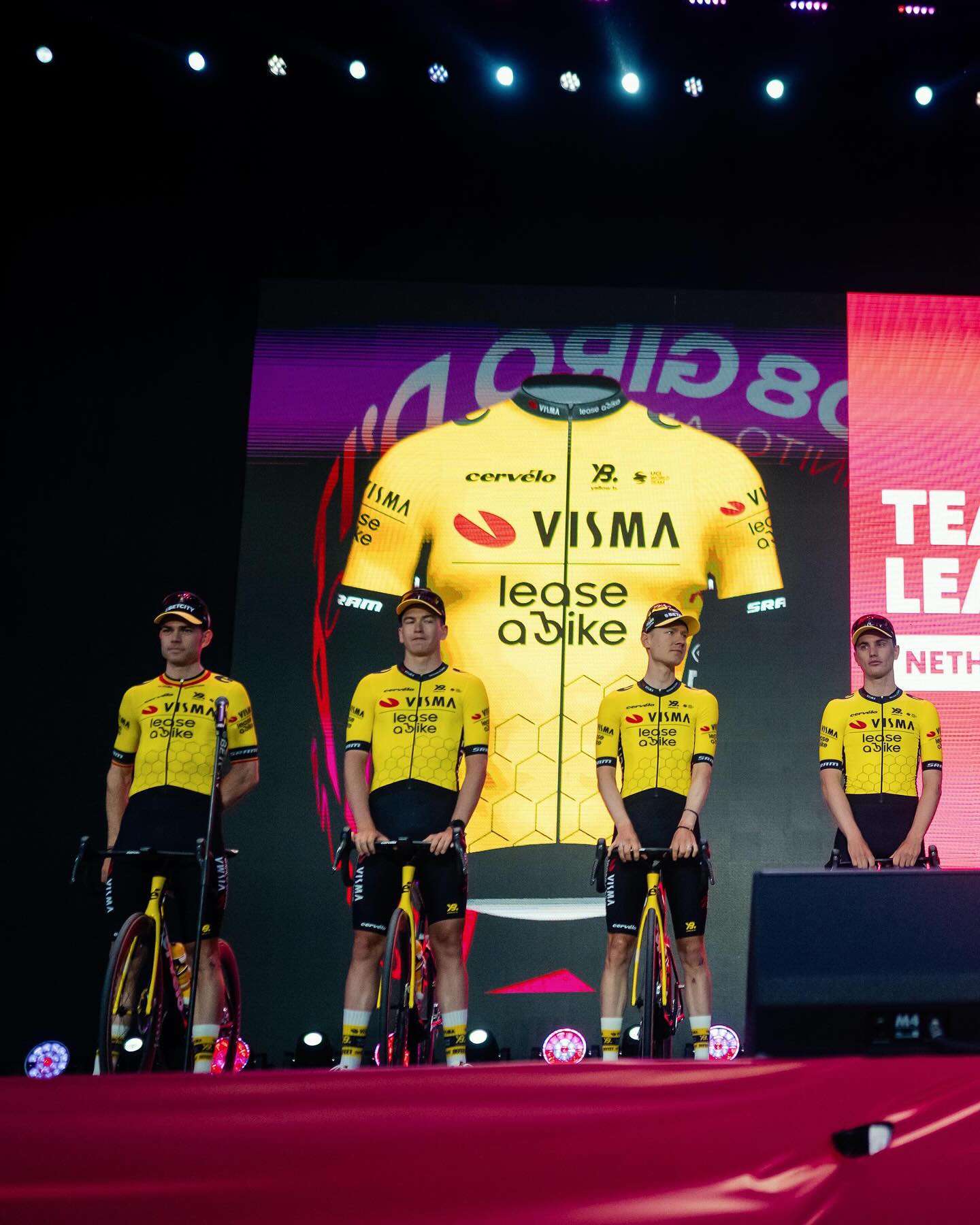 Бывшие гонщики Visma | Lease a Bike критикуют подходы к тренировкам