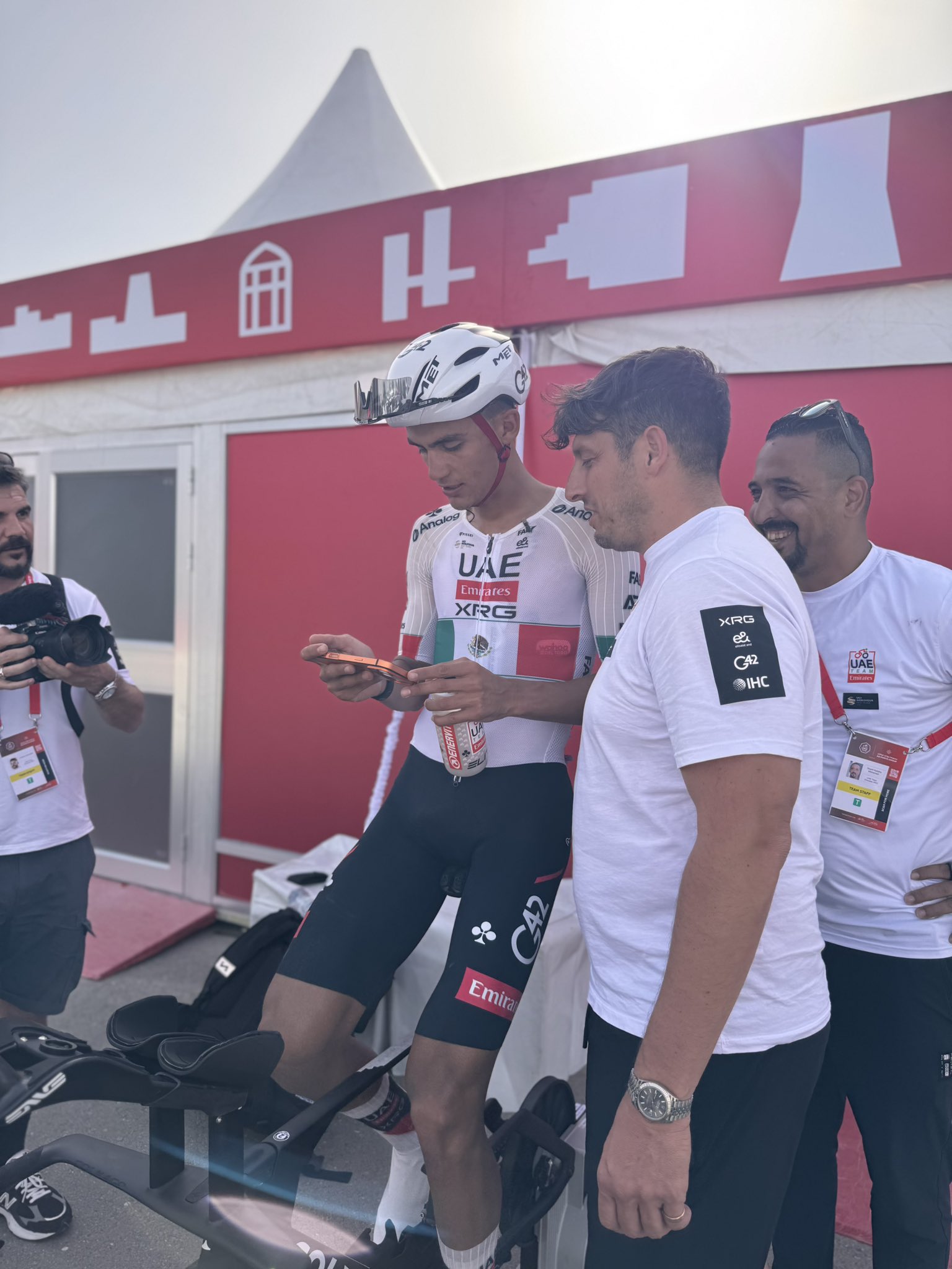 «Это безумие!» Дель Торо не верит своему счастью после победы на этапе Тура ОАЭ