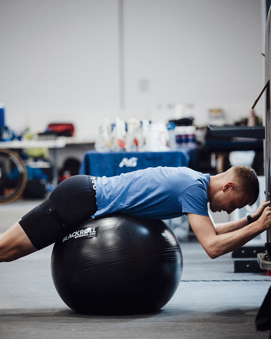 Тим Мерлир снова может тренироваться без боли, но о возвращении в пелотон говорить рано