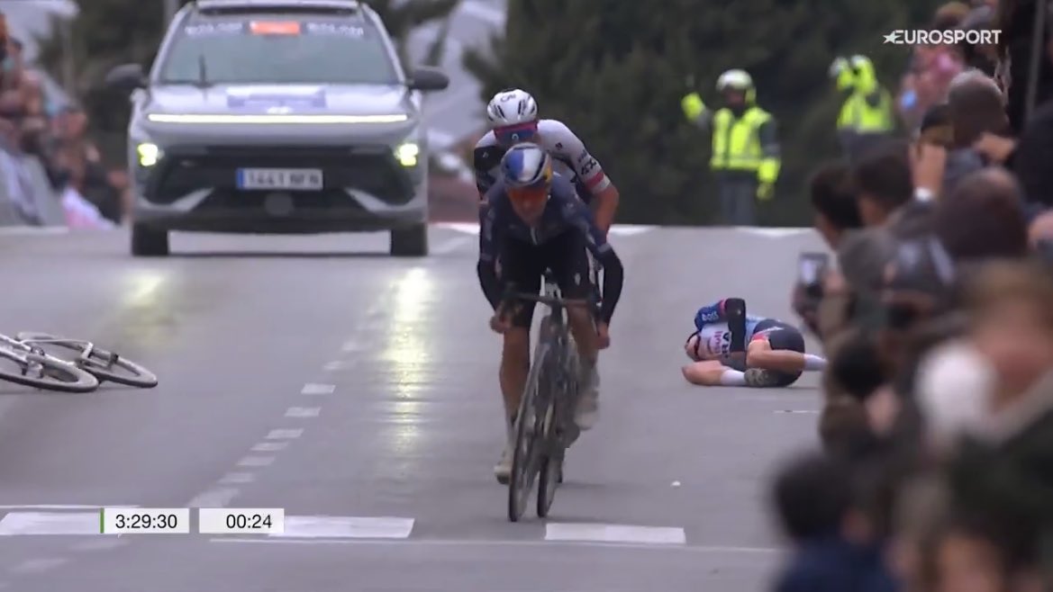 Максим ван Гилс сломал таз на Clásica Jaén и выбыл на месяцы