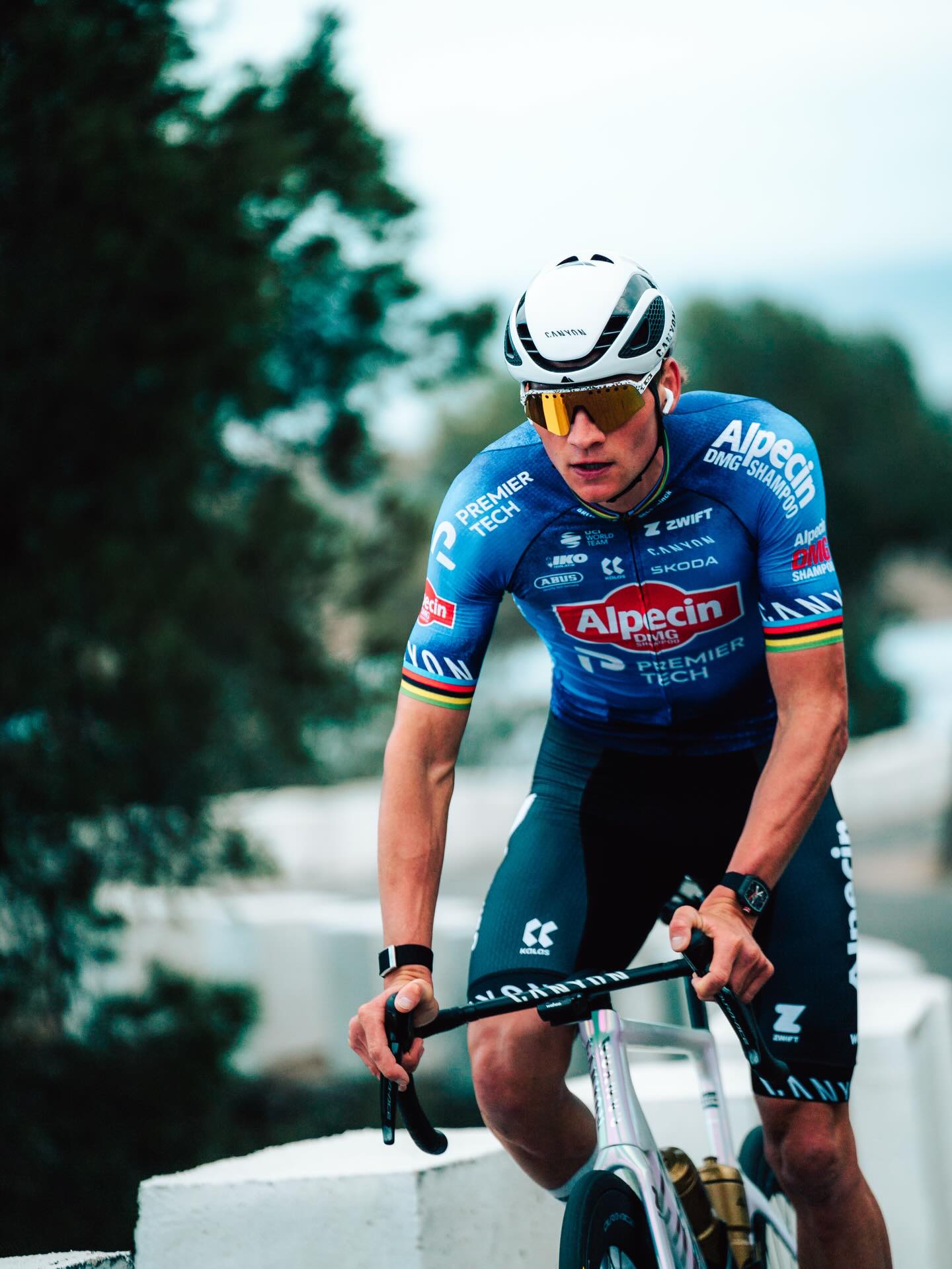 «Он просто не человек»: экс-спортди⁠ректор раскрыл детали безумных тренировок Матье ван дер Пула