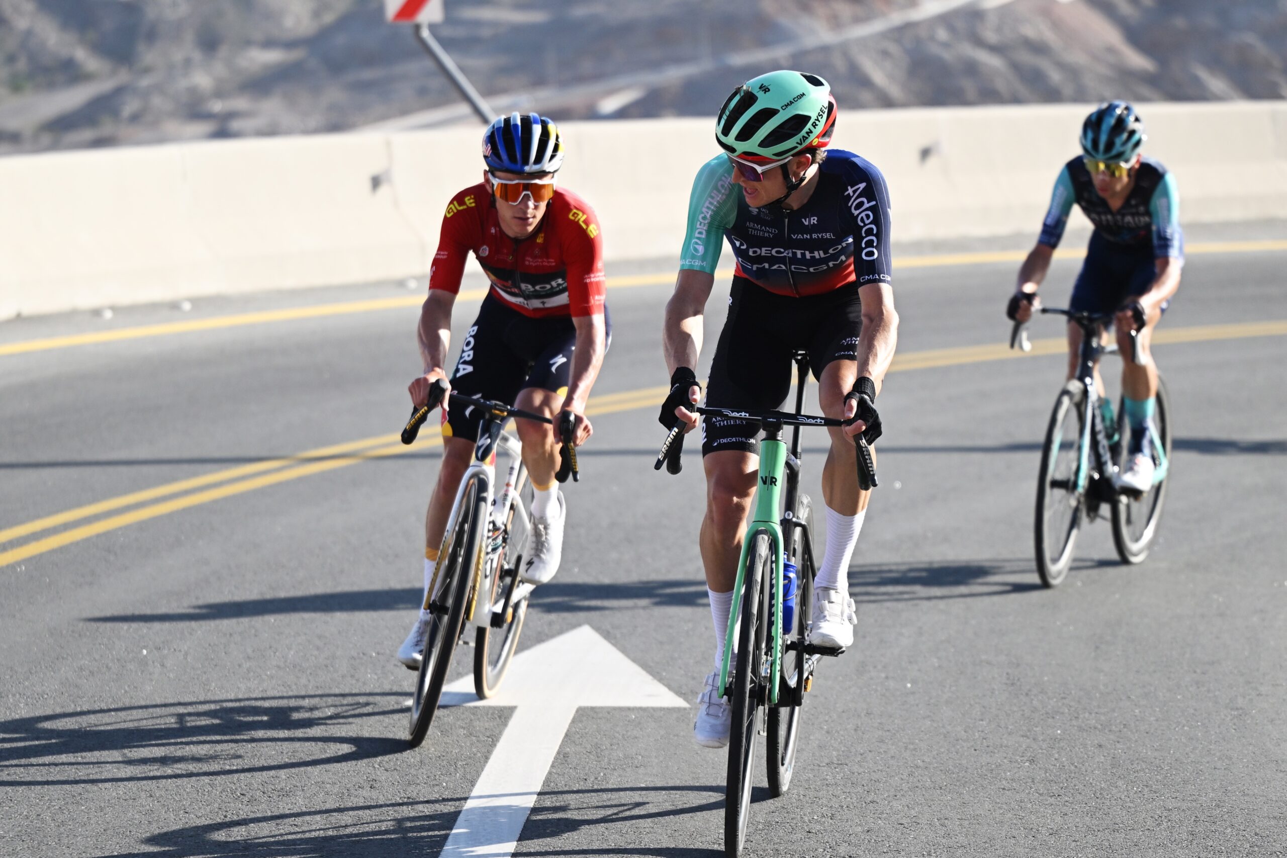 Red Bull — Bora — Hansgrohe отрицает версию о судорогах у Эвенпула