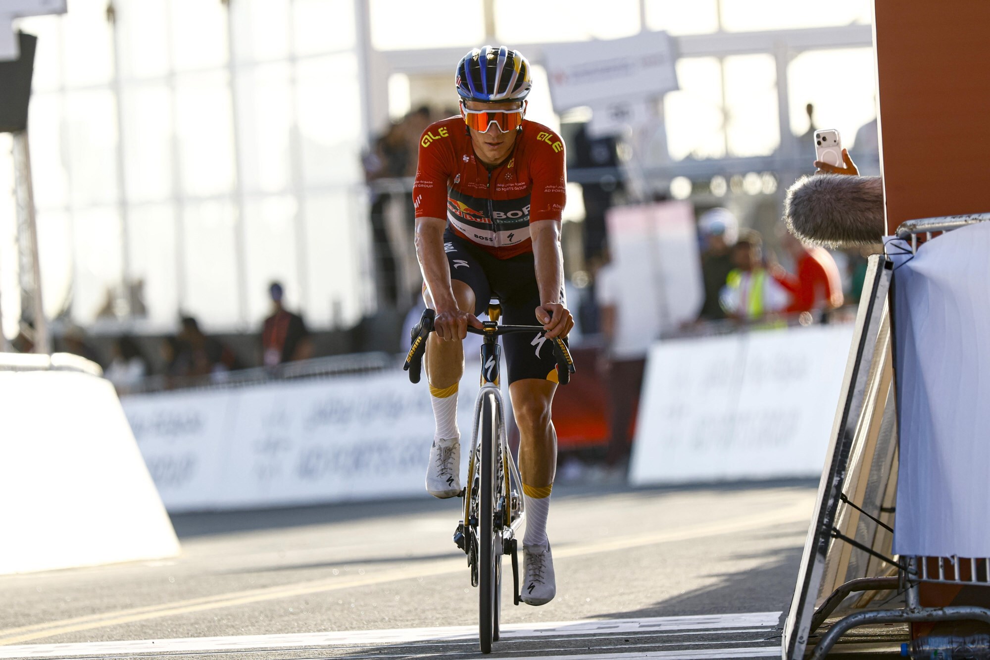 Судороги или предел? Почему Ремко проиграл этап на Туре ОАЭ