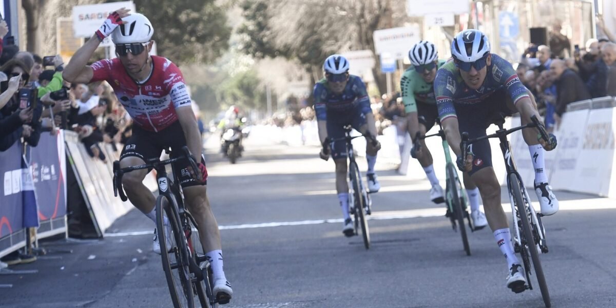 Сенсация на&nbsp;Сардинии: гонщик континентальной команды выиграл первый этап у&nbsp;звёзд Soudal &mdash; Quick Step
