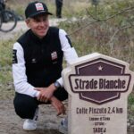 Тадей Погачар с именным камнем на Страде Бьянке