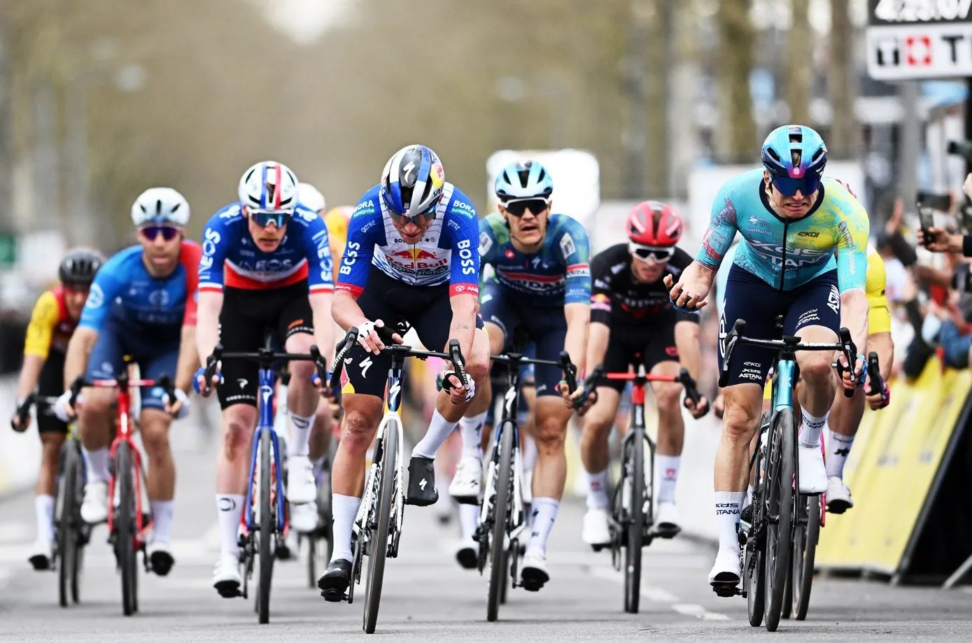 Макс Кантер выиграл второй этап на&nbsp;&laquo;Париж &mdash; Ницца&raquo;, но&nbsp;Хул чуть не украл победу