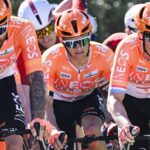 Гонщики команды INEOS Grenadiers