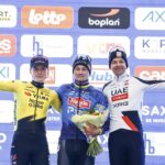 Пер Странд Хагенес, Матье ван дер Пул и Флориан Вермеерш на подиуме E3 Saxo Classic — 2026