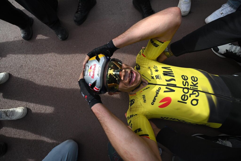 Ваут ван Арт после финиша Париж — Рубе 2026 года