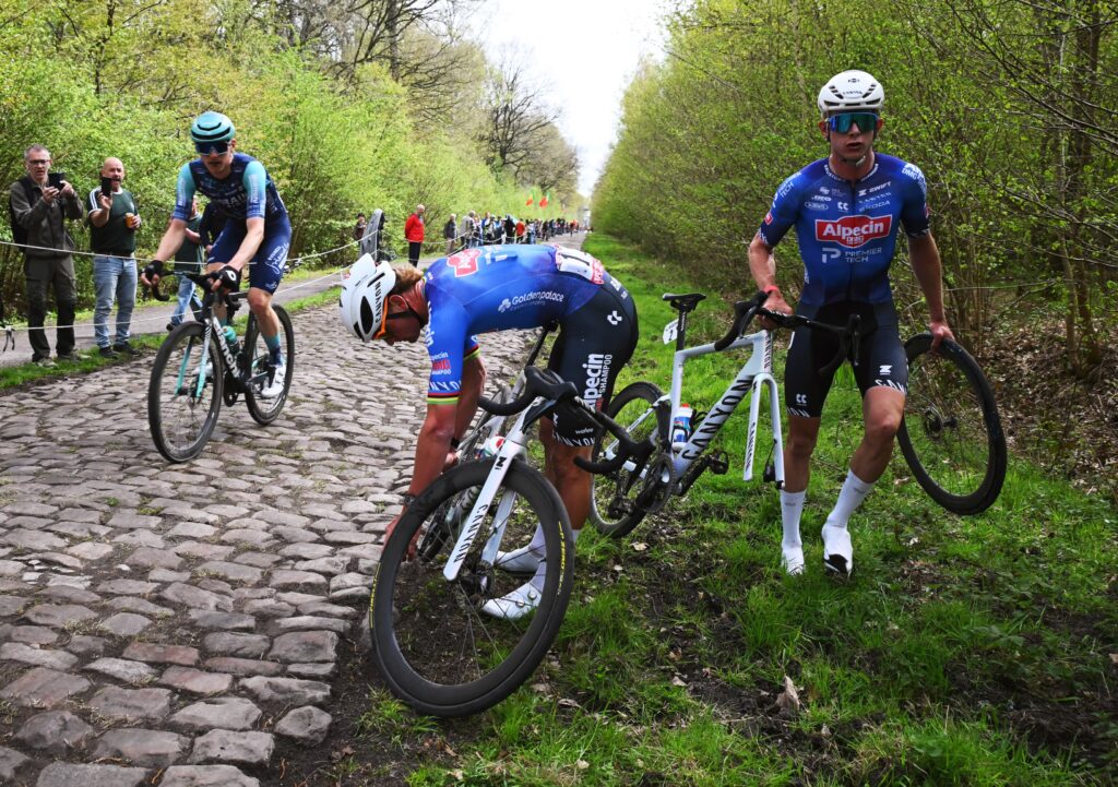 Матье ван дер Пул и Тибор Дель Гроссов в Аренберге на Париж — Рубе 2026