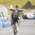 Том Пидкок на финише Andorra MoraBanc Clàssica 2026 года
