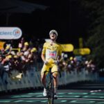 Тадей Погачар на финише 10-го этапа Тур де Франс 2026 года